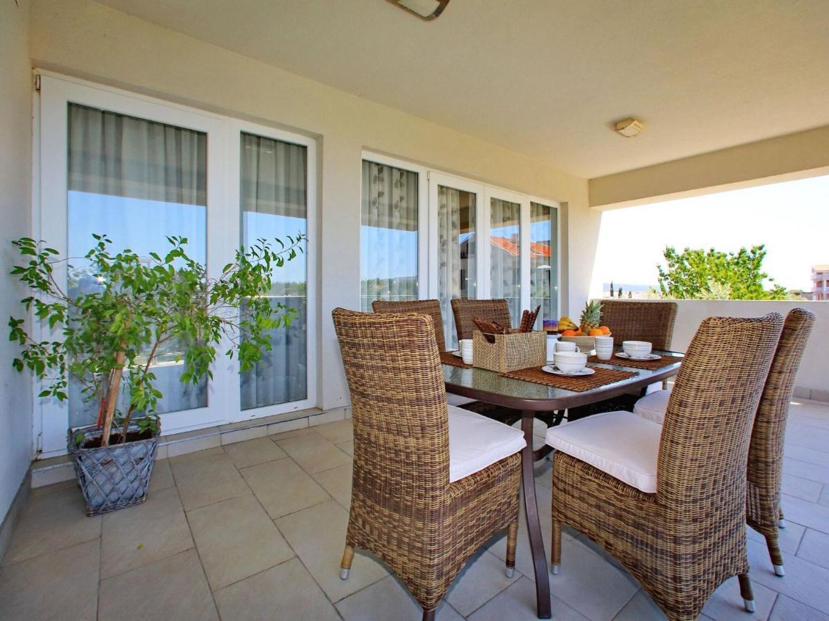 Sun-Kissed Apartment In Bibinje With Garden Room photo